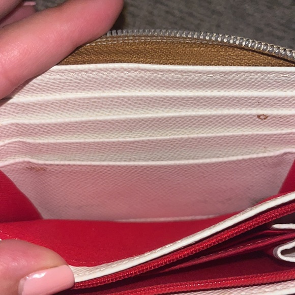 Dooney & Bourke White Pebble Medium Wallet - Picture 9 of 12